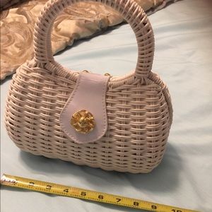 White wicker purse